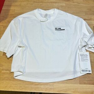 Lululemon Heavyweight Cropped Tee NWT